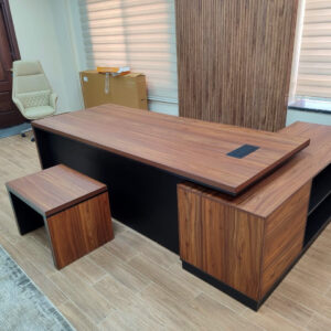 modern manger desk md7