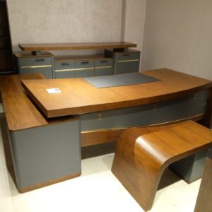 import placeholder for manager desk 13